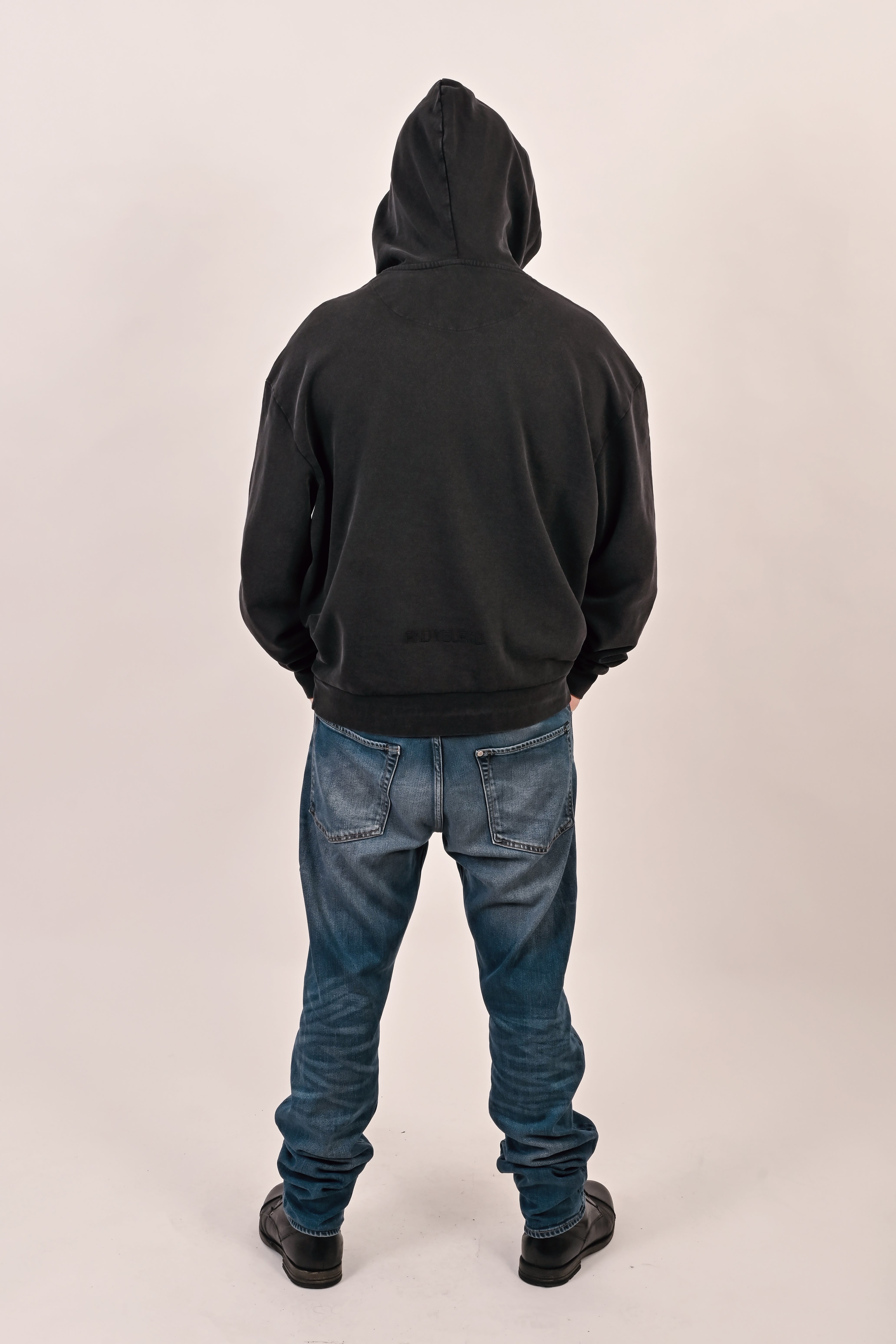 Hoodie mit Embroiderys Find your ID black * :)