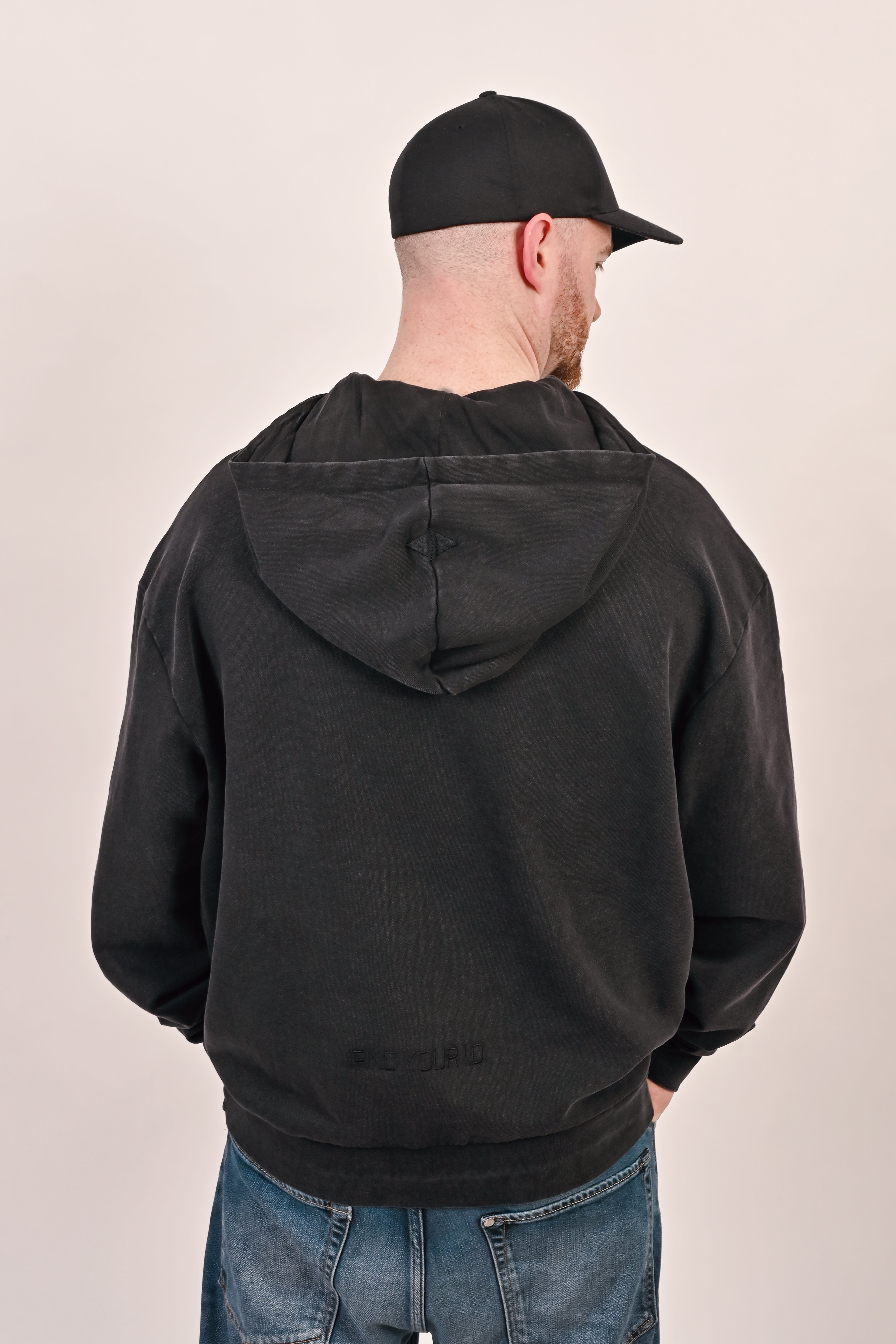 Hoodie mit Embroiderys Find your ID black * :)