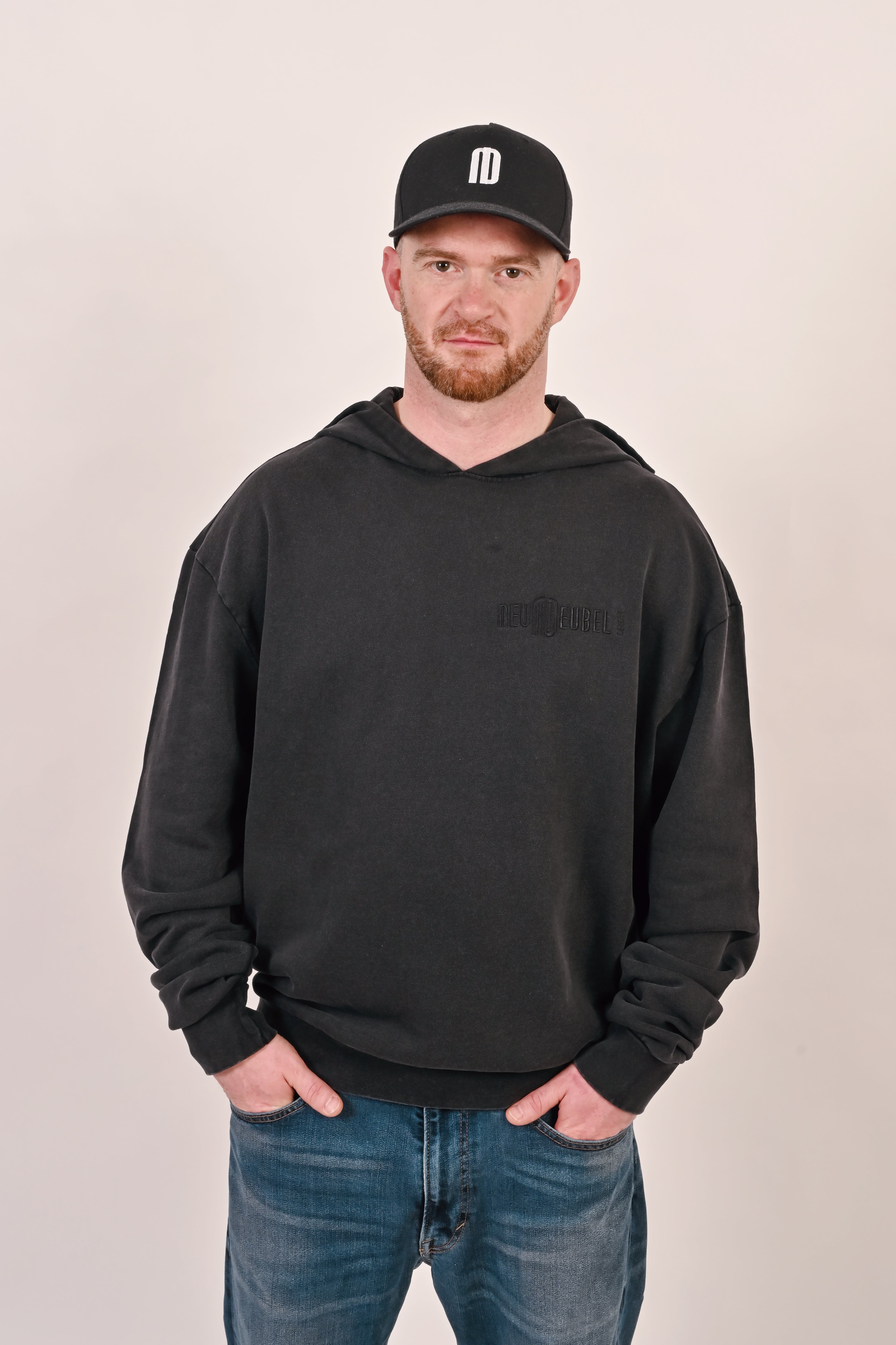 Hoodie mit Embroiderys Find your ID black * :)
