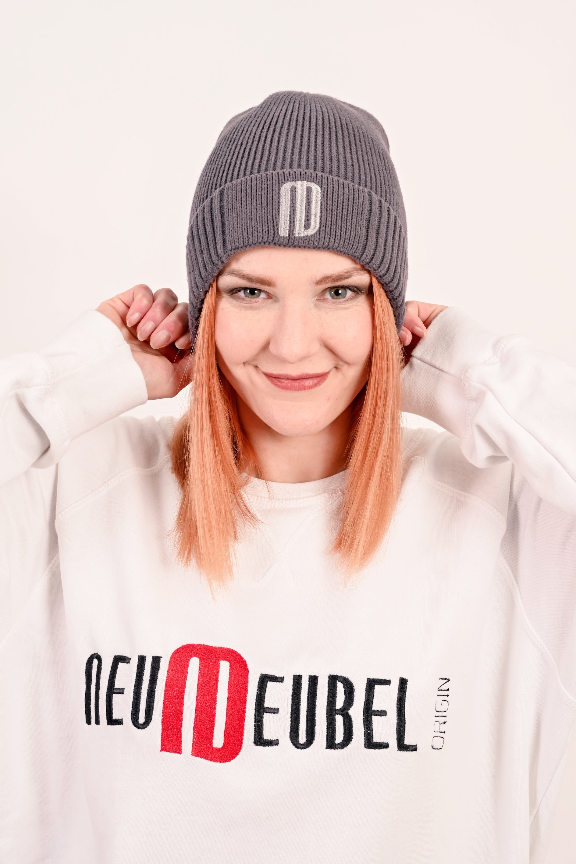 Beanie Stickerei Logo ND grey