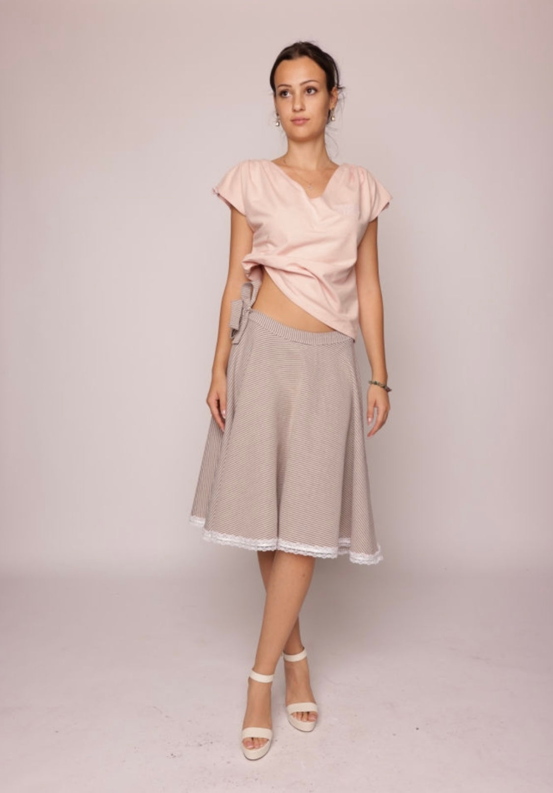 Tellerrock stripes Embroidery rose