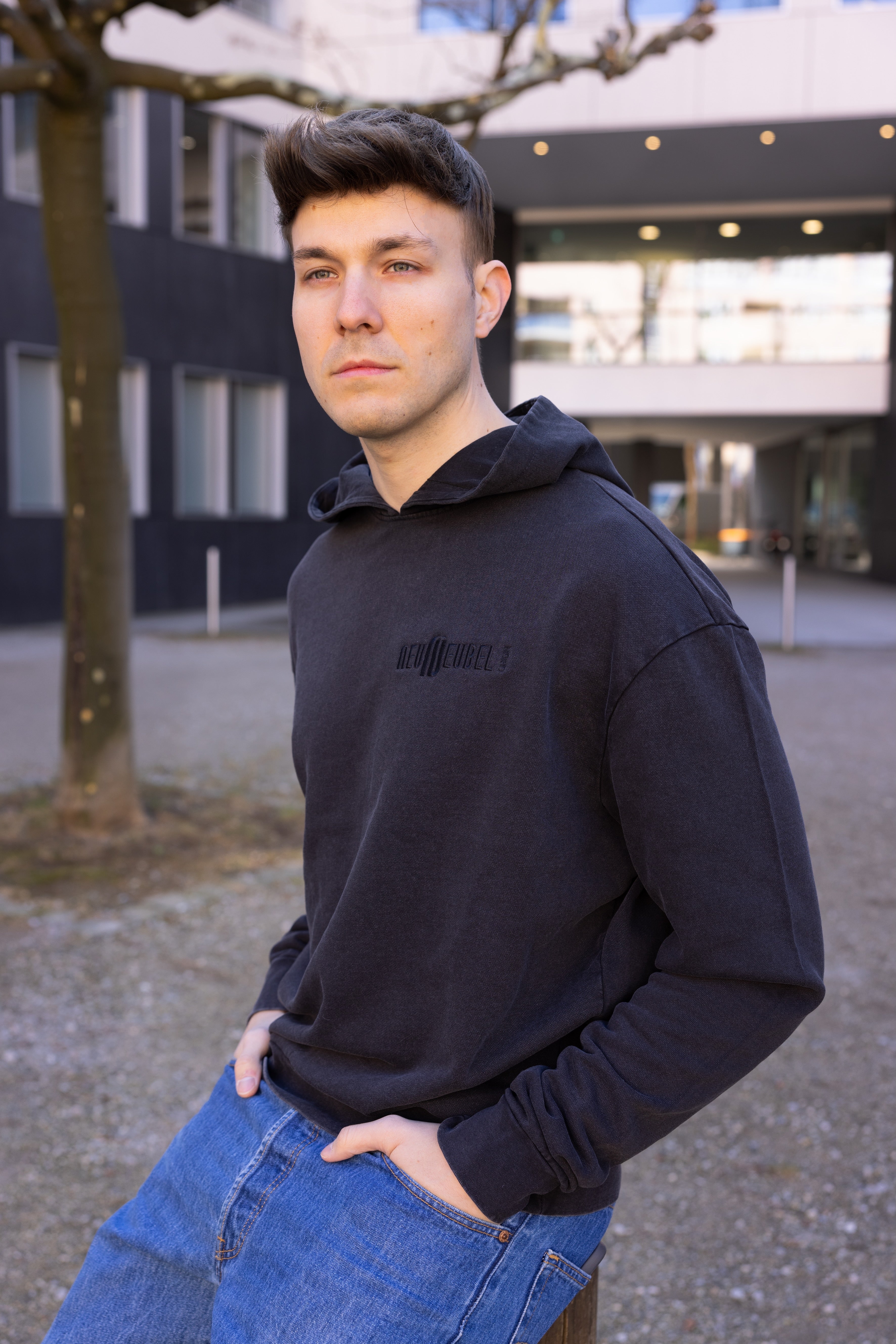 Hoodie mit Embroiderys Find your ID black * :)